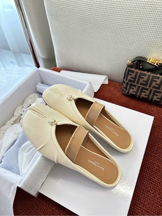 Maison Martin Margiela Shoes - Maison Martin Margiela Cream Leather Slip-On Mules